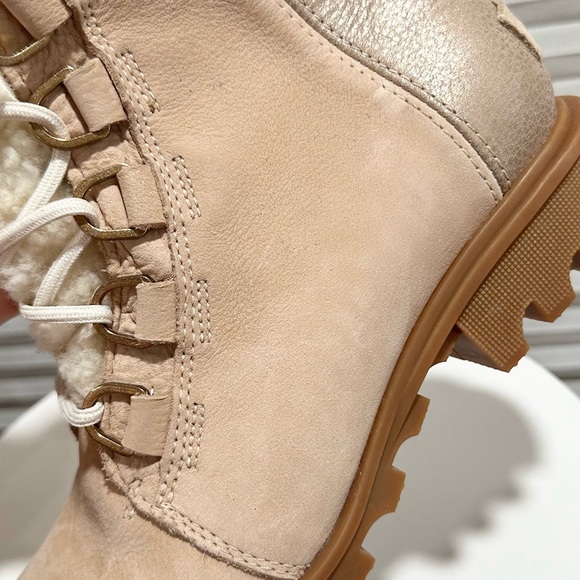 🌹SOREL🌹 Phoenix Short Leather Waterproof Boots Size: 6.5 - Picture 13 of 15